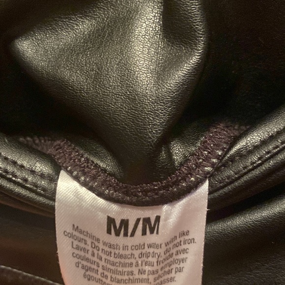 Faux leather leggings - Picture 2 of 4